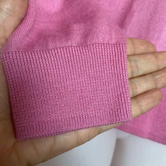 Armani Exchange 100% merino wool, lightweight, v-neckline, sweater! Size Small - Picture 6 of 12